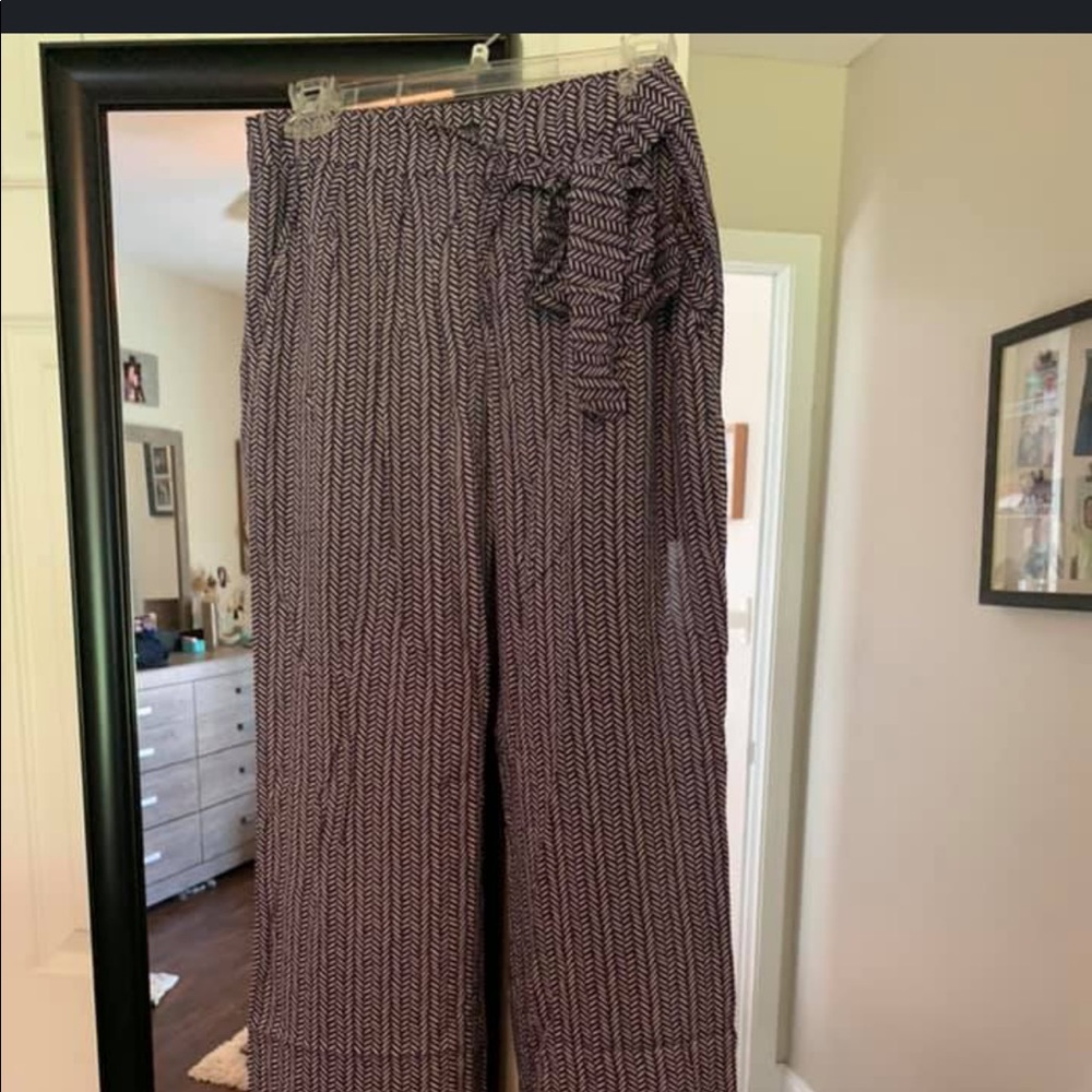 Navy & white flowy dressy pants